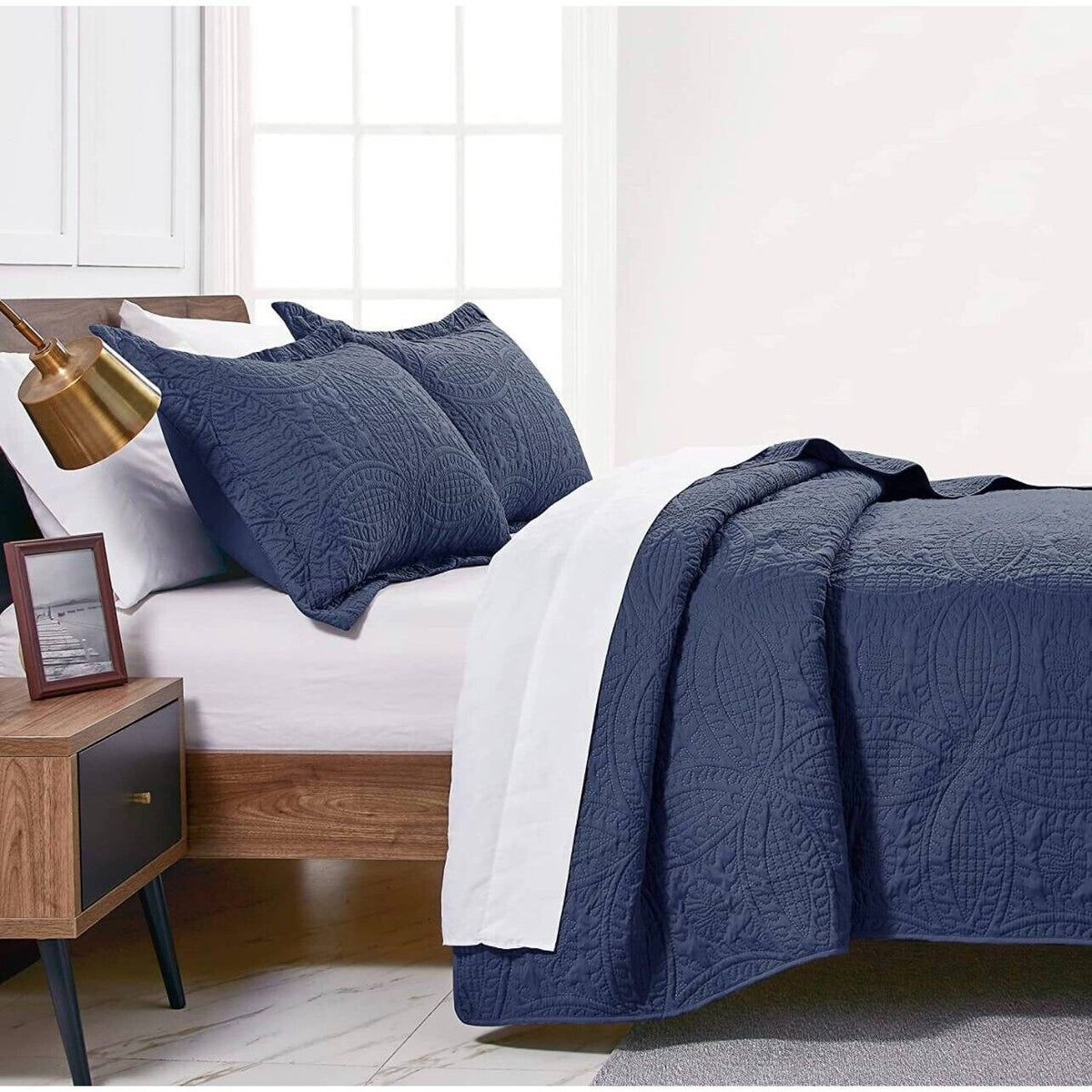 Love's Cabin King Coverlet Set, Quilt and 2 Shams, Blue Farmhouse