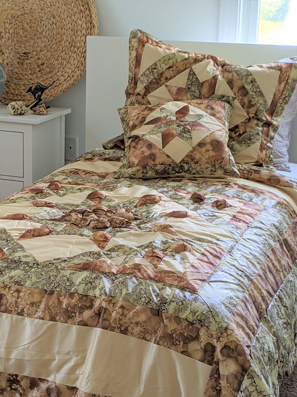 DaDa Bedding Country Rustic Camo Earthy Floral Sandy Beige Green Comforter Set (BM6118L-1)