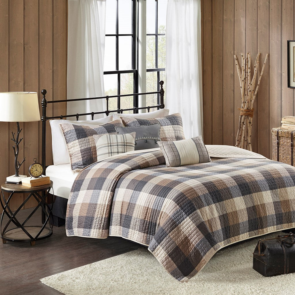 Printed Herringbone Quilt Set 6 Piece with Throw Pillows - Gray Plaid