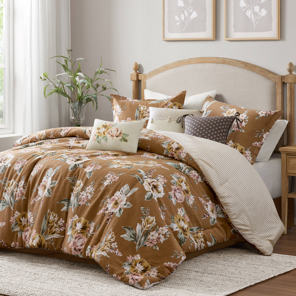 7-Piece Queen Vin Floral Comforter Set with Floral Design - Terracotta